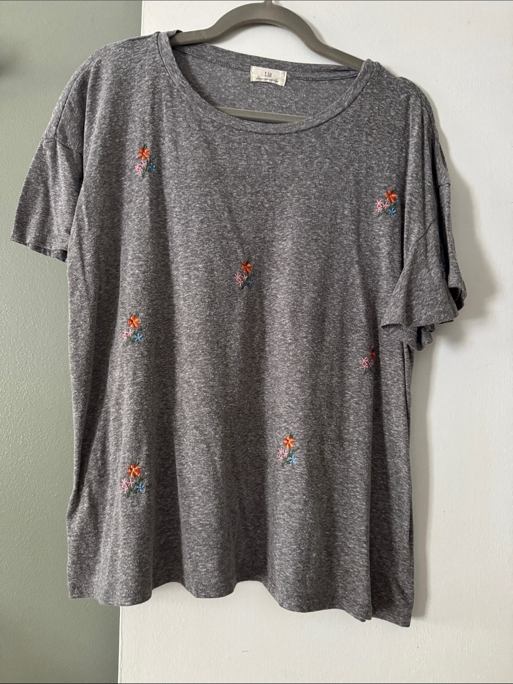 T.La Heather Gray Short Sleeve Tee with Embroidered Floral Accents